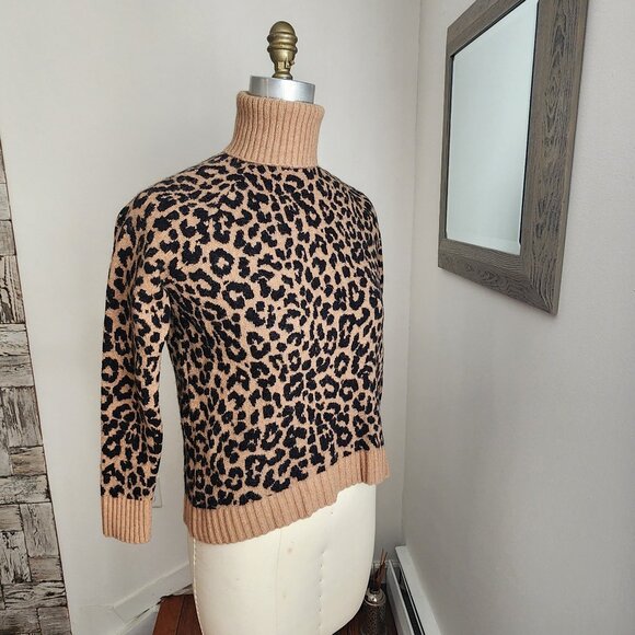 J. CREW Oversize Animal Print Sweater Size S - Picture 3 of 8